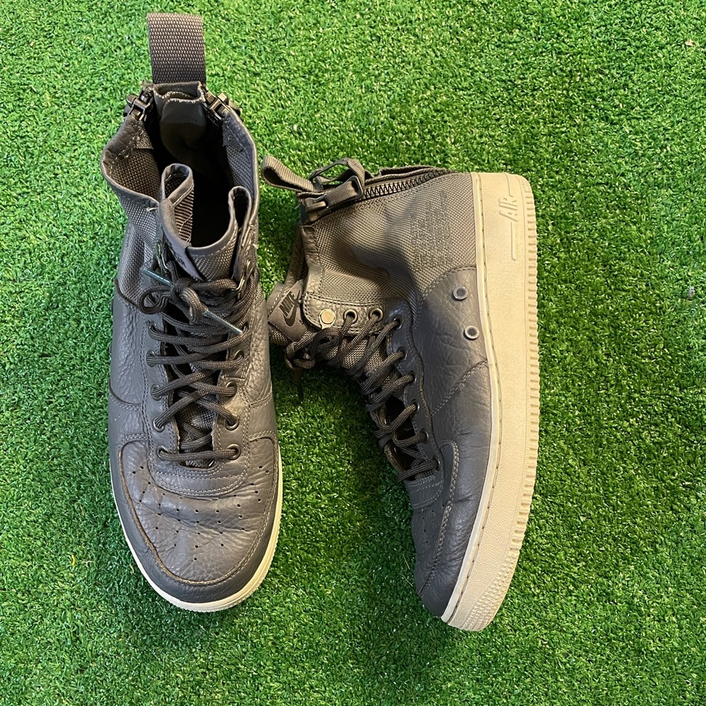 Nike SF Air Force 1 Mid Dark Grey Men’s size 10